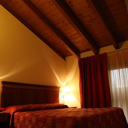 Hotel Il Borghetto Bariano Bagian luar foto