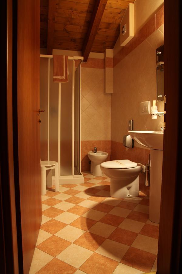 Hotel Il Borghetto Bariano Bagian luar foto