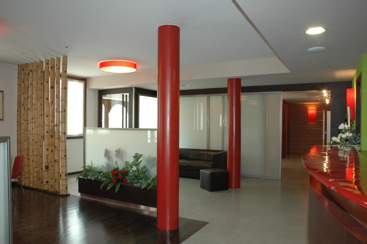 Hotel Il Borghetto Bariano Bagian luar foto