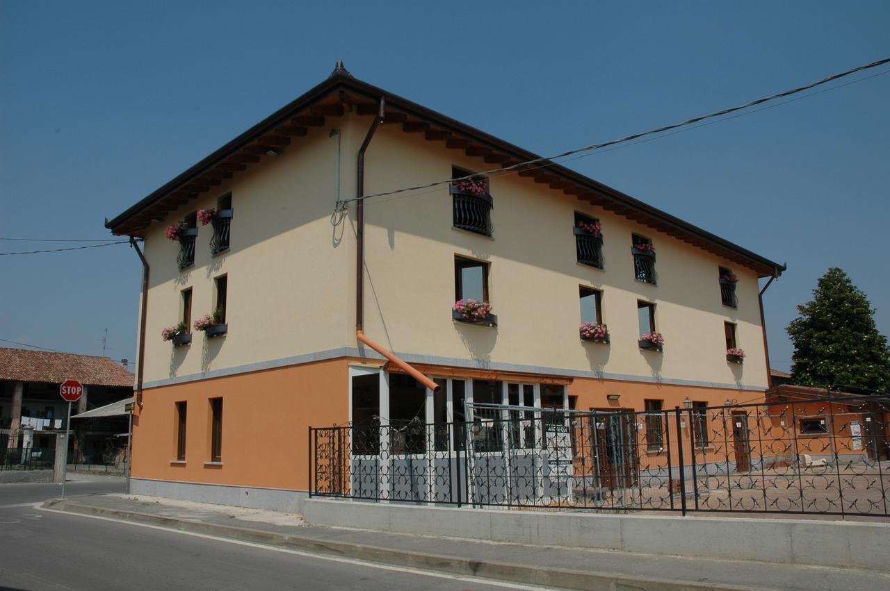 Hotel Il Borghetto Bariano Bagian luar foto