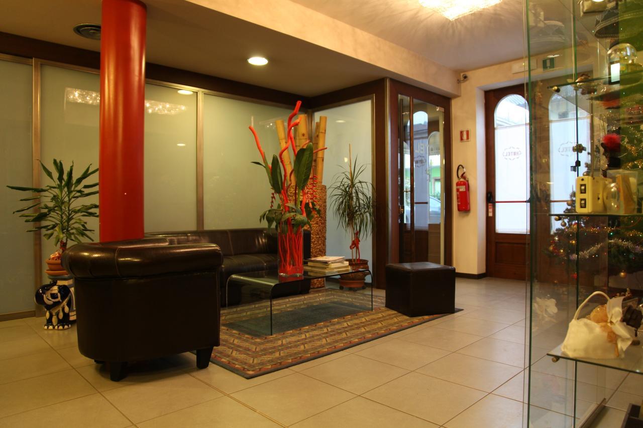 Hotel Il Borghetto Bariano Bagian luar foto