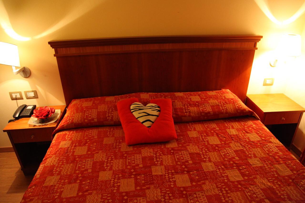 Hotel Il Borghetto Bariano Bagian luar foto
